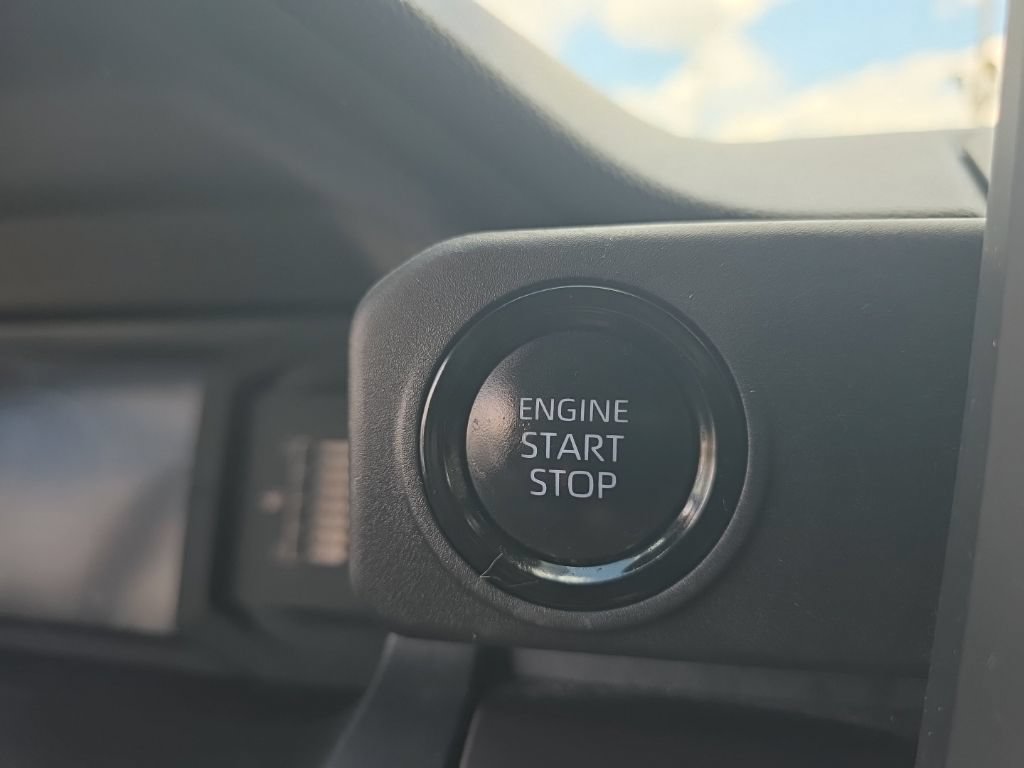Certified 2025 Toyota Tacoma SR5 AWD/4WD image 23