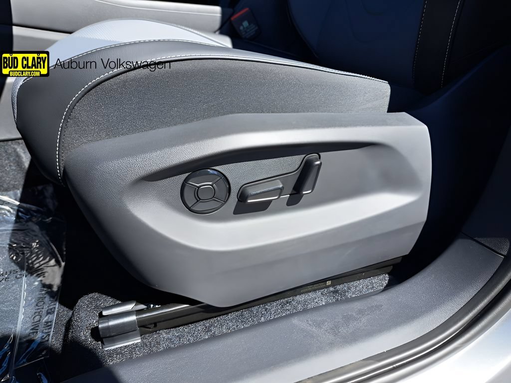 New 2025 Volkswagen Tiguan SE FWD image 36