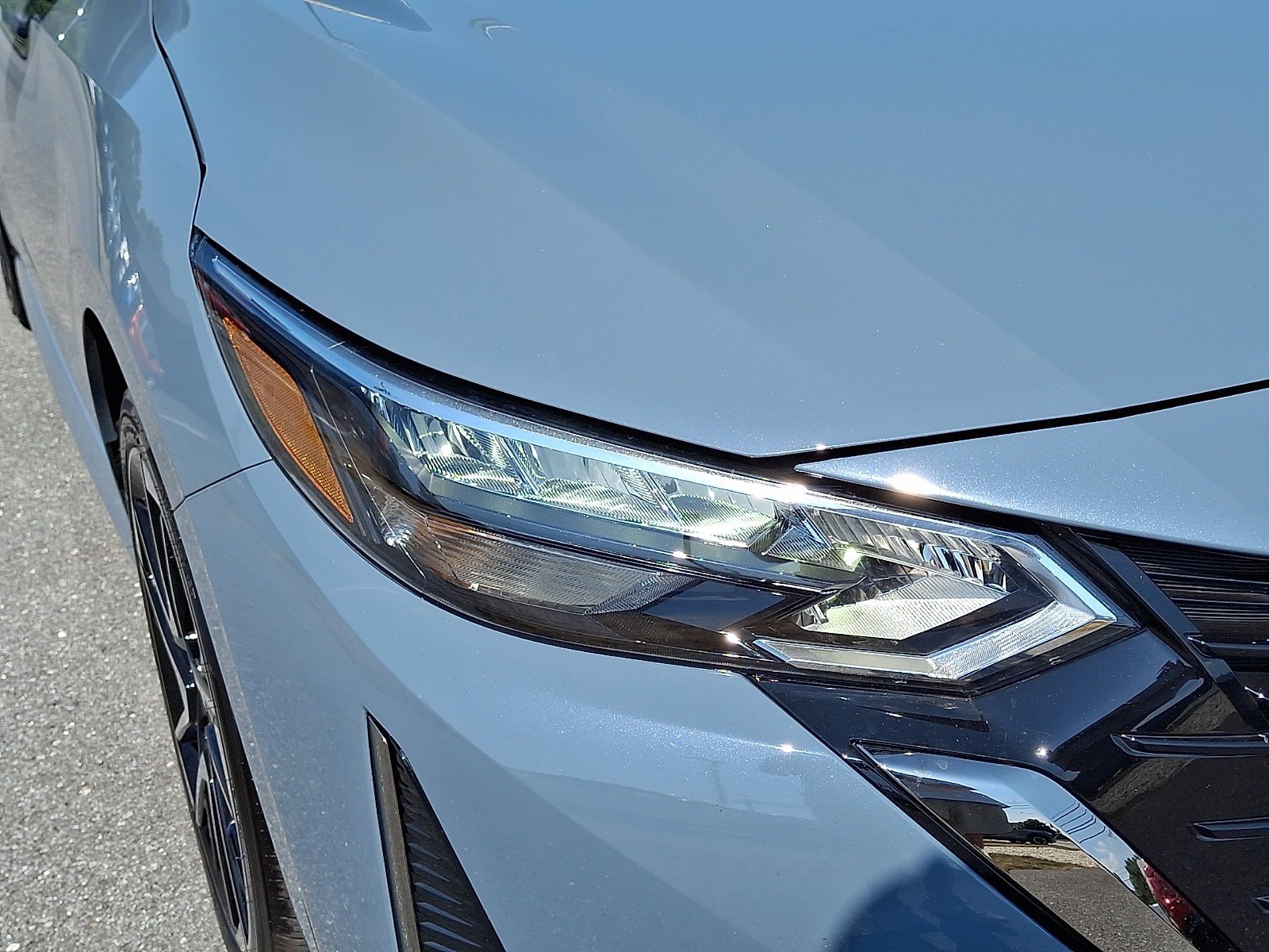 Certified 2025 Nissan Sentra SR w/ SR Premium Package FWD image 10