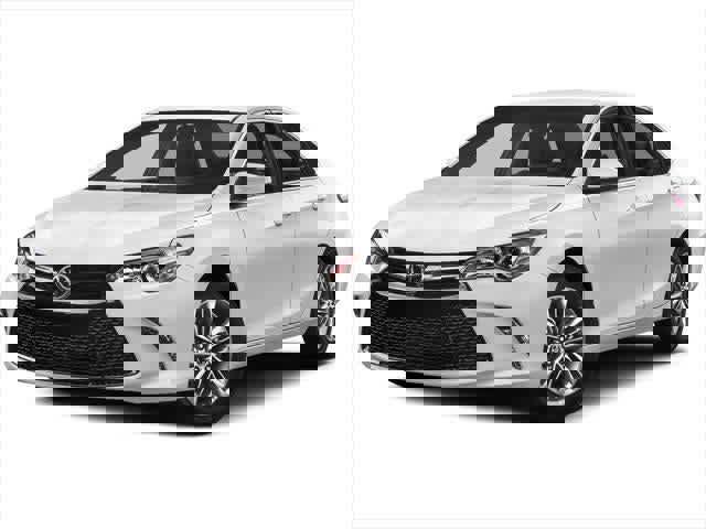 Used 2015 Toyota Camry XSE image 1