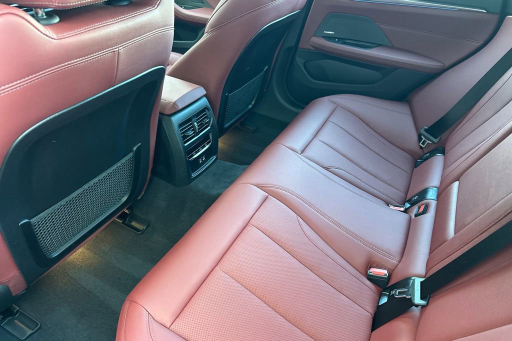 Used 2023 BMW i4 eDrive35 image 12