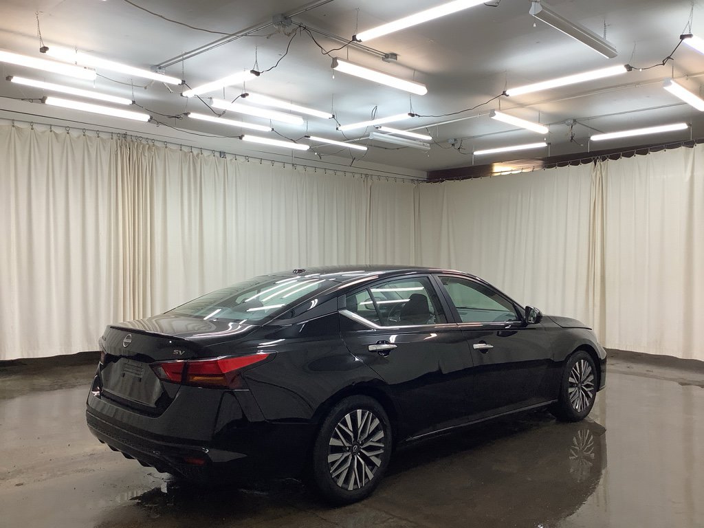 Used 2024 Nissan Altima 2.5 SV image 6