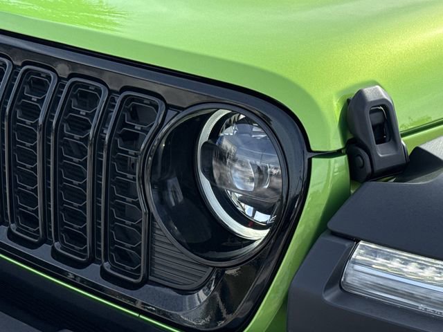 Used 2025 Jeep Wrangler Willys image 14