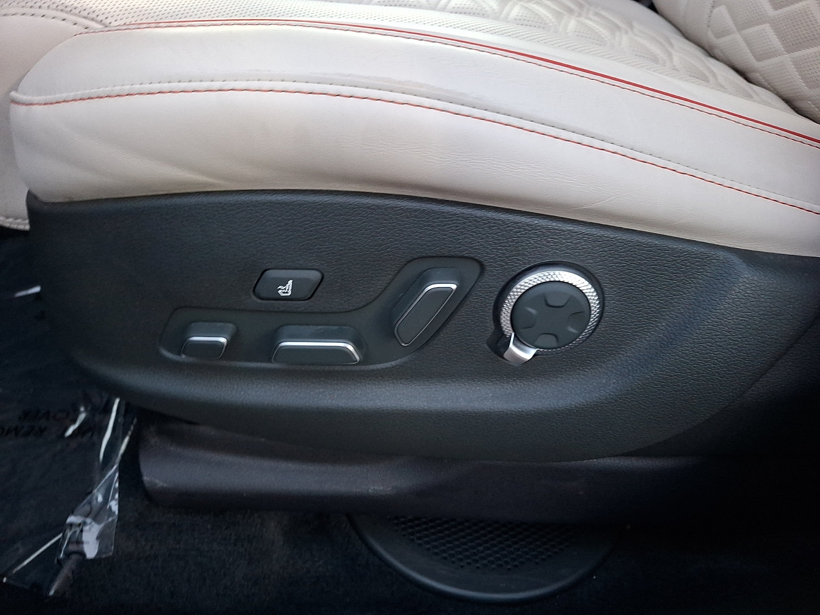 Certified 2025 Genesis GV80 3.5T e-SC AWD/4WD image 16