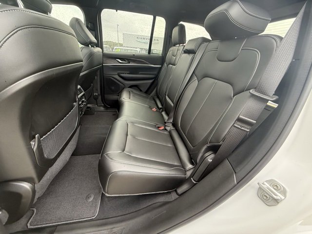 New 2025 Jeep Grand Cherokee Limited w/ Luxury Tech Group II image 9