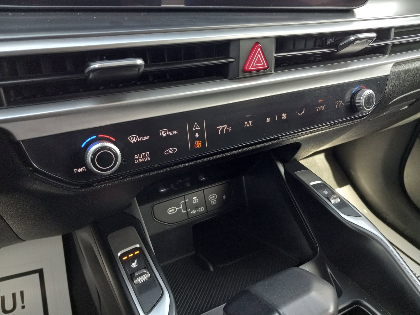 Used 2024 Kia Sorento S FWD image 23