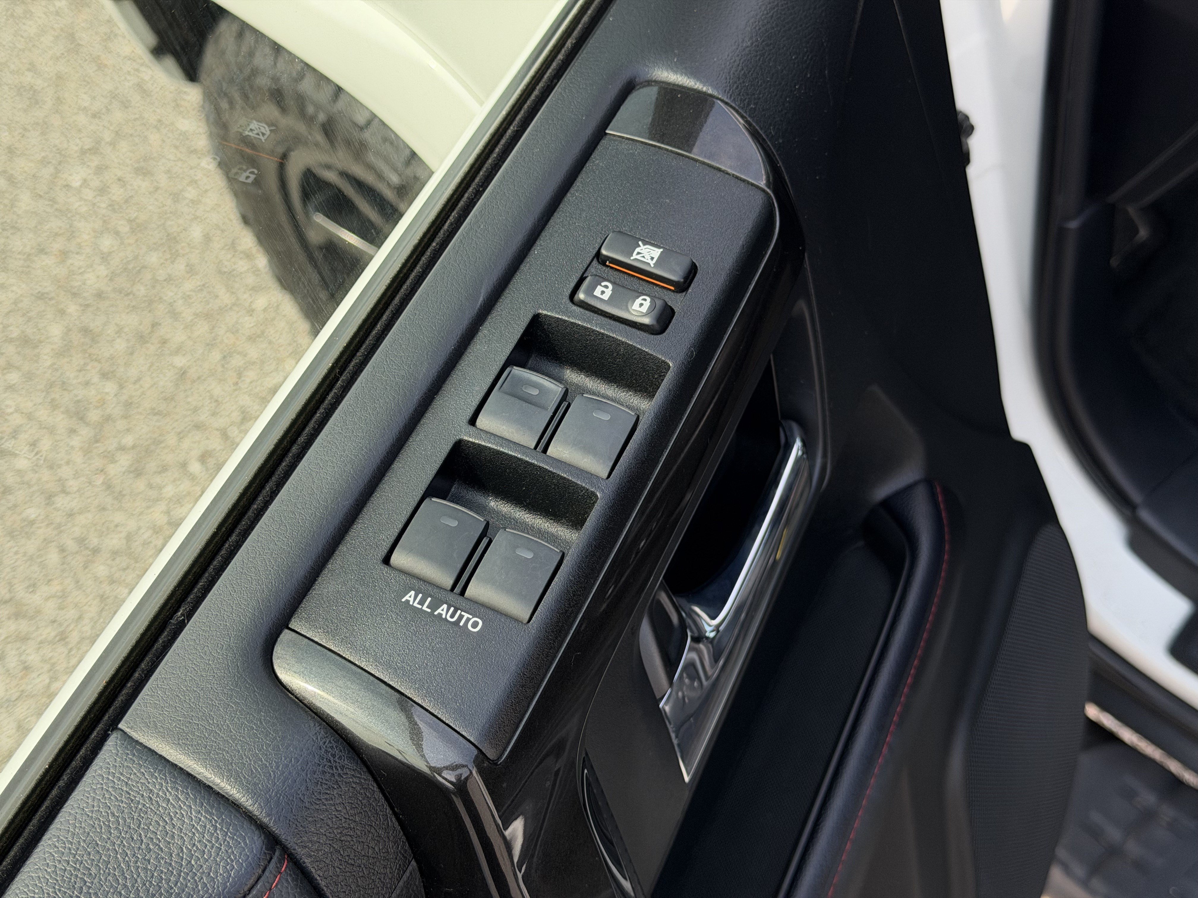 Used 2023 Toyota 4Runner TRD Off-Road Premium w/ Moonroof Package AWD/4WD image 15