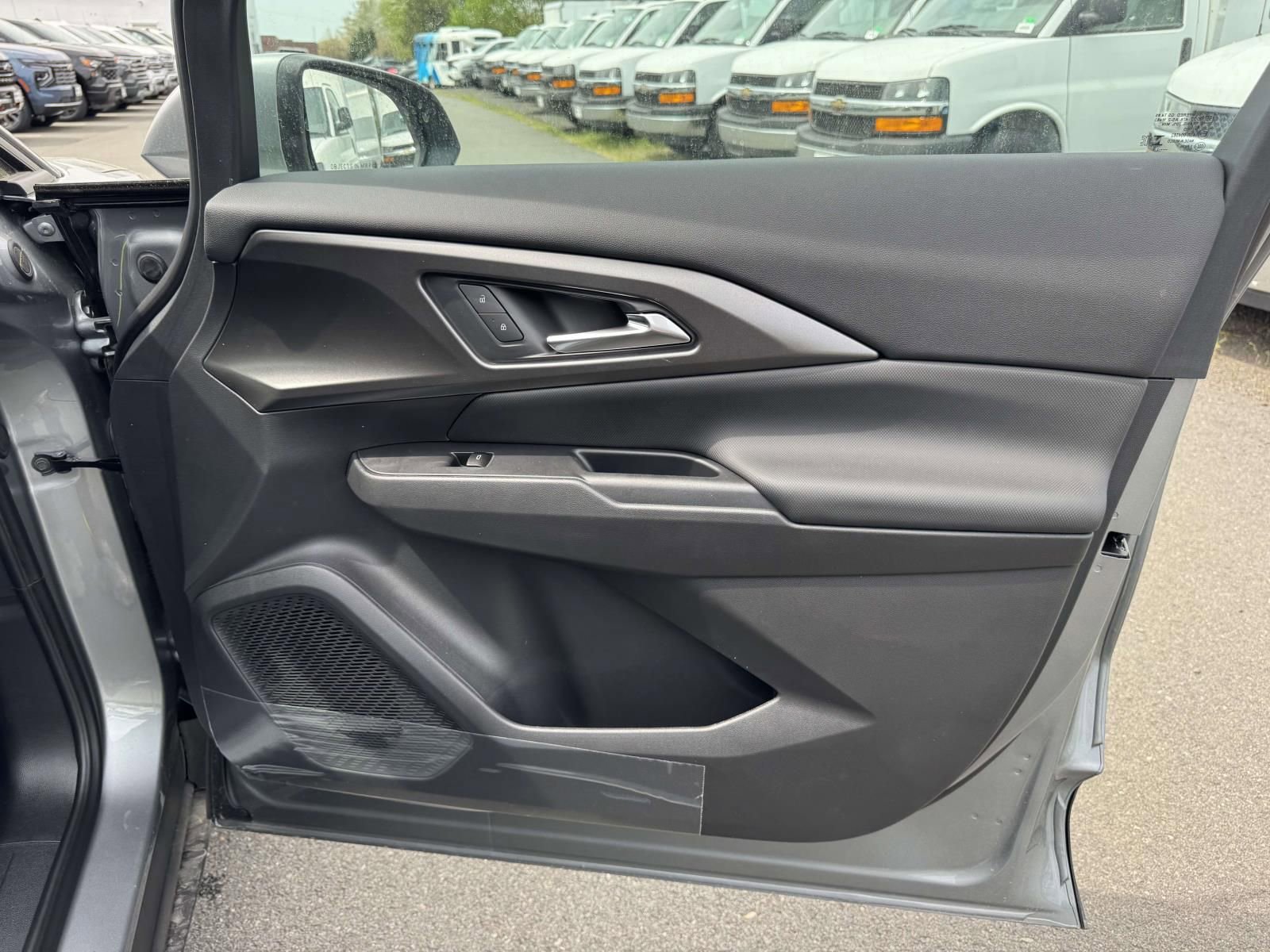 New 2026 Chevrolet Equinox EV LT image 29