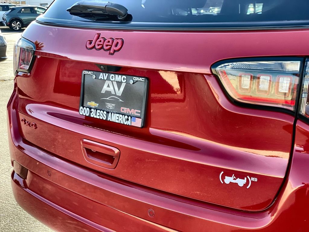 Used 2023 Jeep Compass Limited image 31