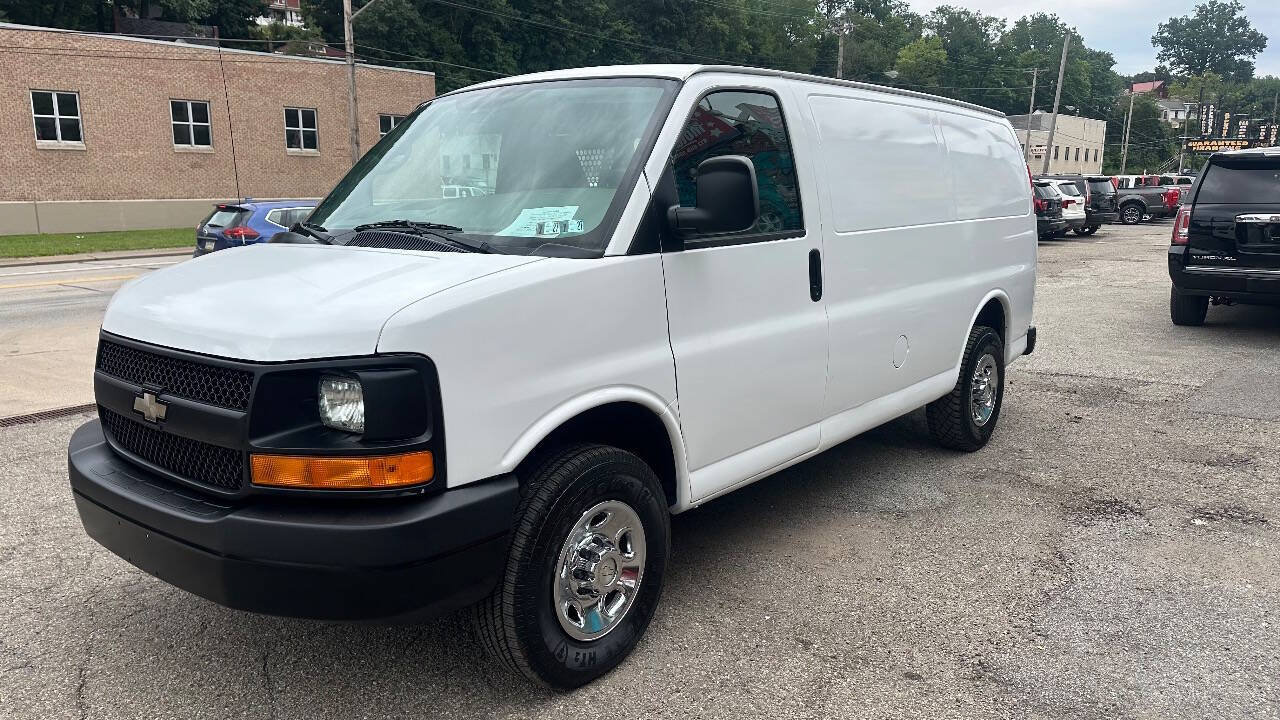 Used 2008 Chevrolet Express 2500 RWD image 3
