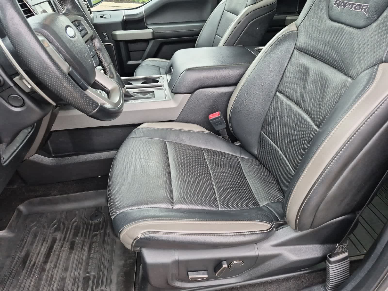 Used 2018 Ford F150 Raptor w/ Equipment Group 802A Luxury AWD/4WD image 16