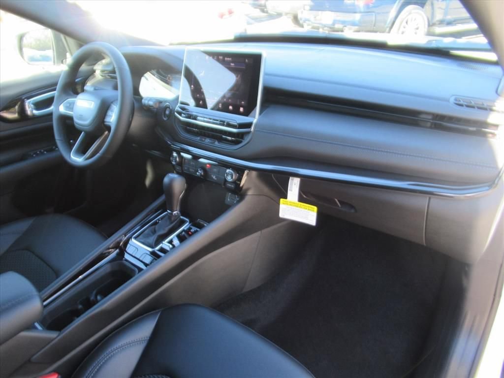 New 2026 Jeep Compass Latitude AWD/4WD image 10