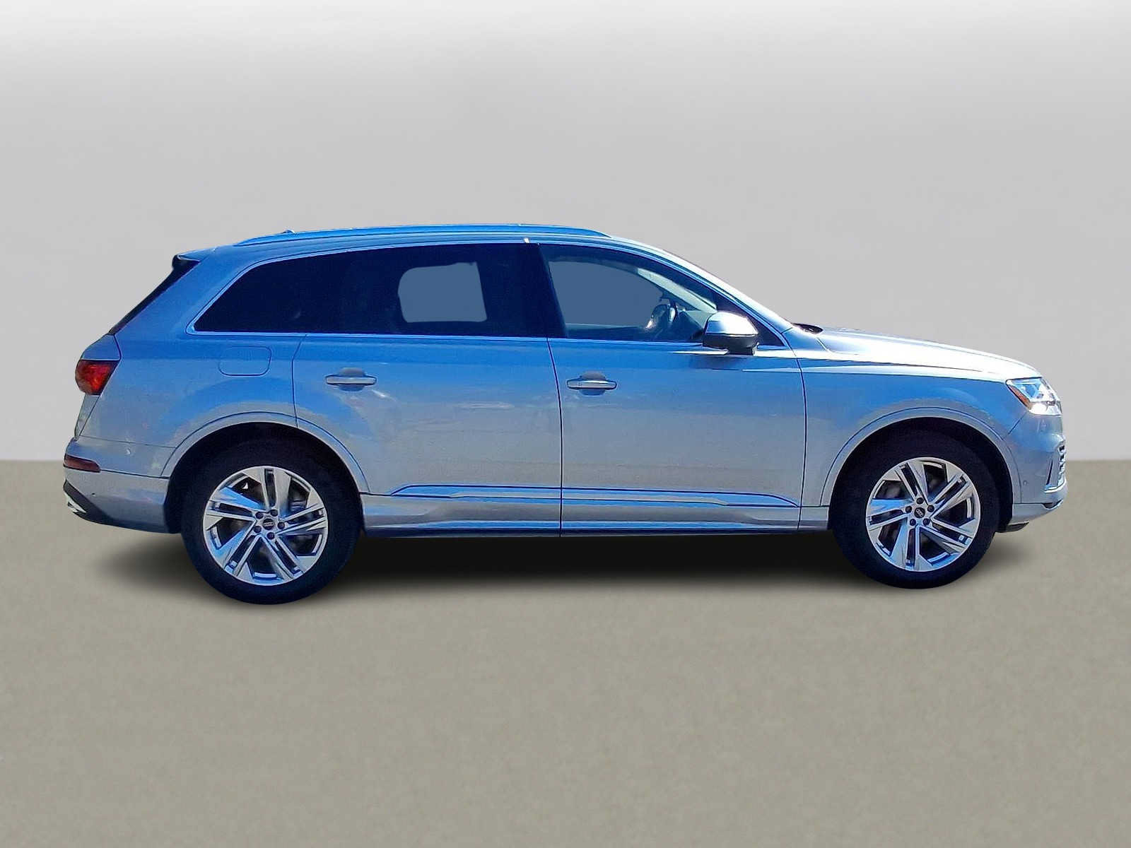 Certified 2023 Audi Q7 2.0T Premium w/ Convenience Package AWD/4WD image 32