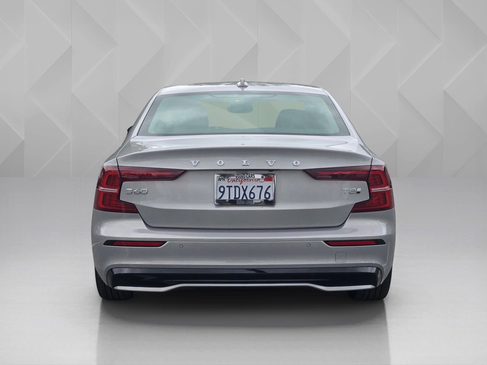Certified 2025 Volvo S60 T8 Plus AWD/4WD image 5