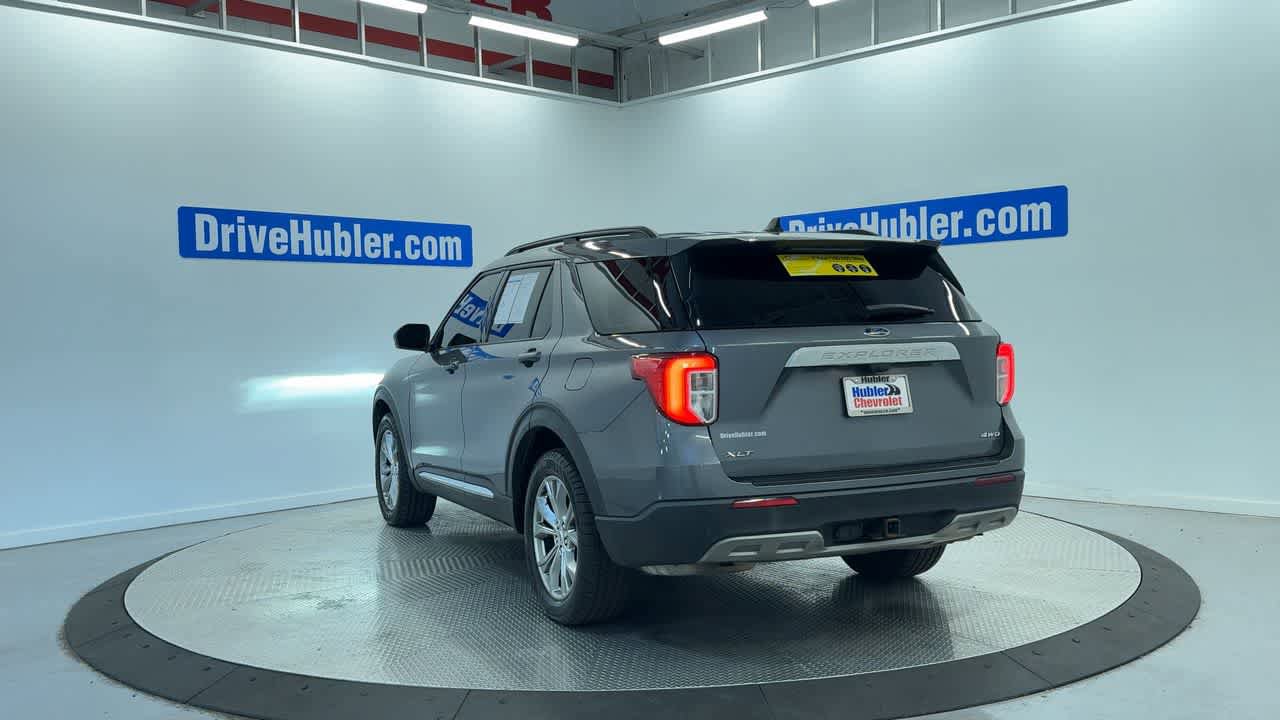 Used 2021 Ford Explorer XLT w/ Equipment Group 202A AWD/4WD image 9