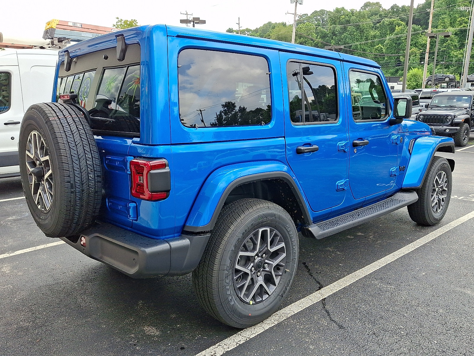 New 2026 Jeep Wrangler Unlimited Sahara AWD/4WD image 3