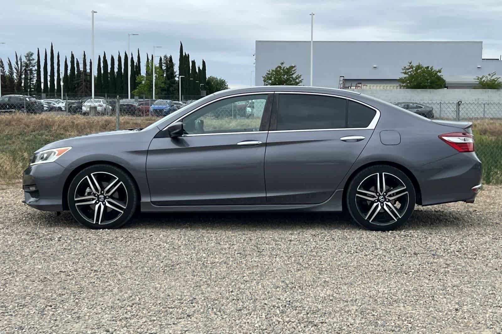 Used 2017 Honda Accord Sport image 6