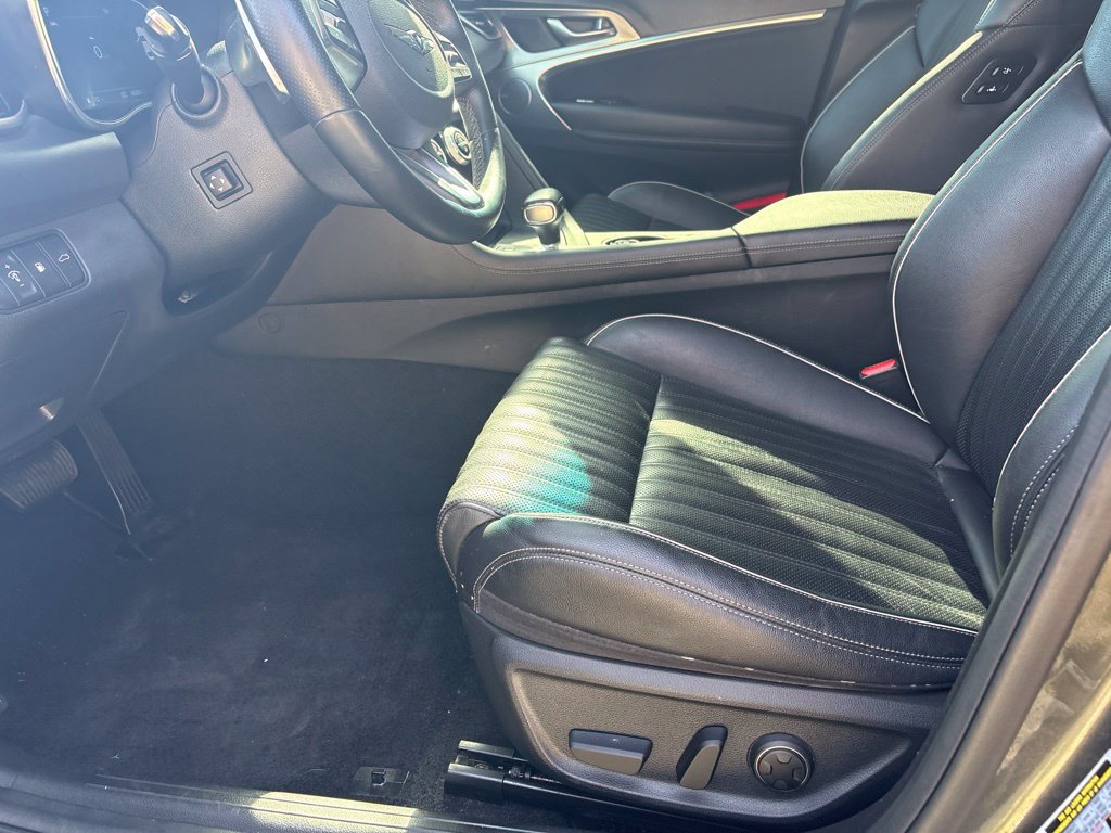 Used 2022 Genesis G70 2.0T w/ Prestige Package AWD/4WD image 10