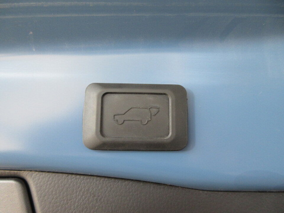 Used 2025 Toyota RAV4 XSE image 26