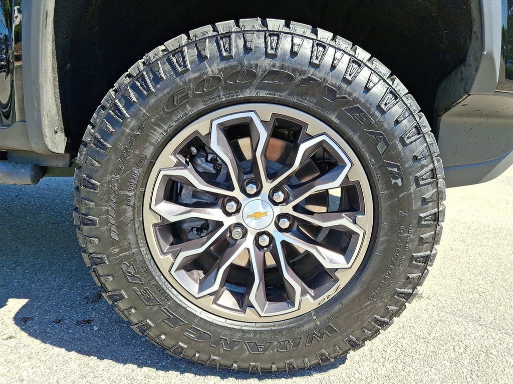 Used 2022 Chevrolet Colorado ZR2 AWD/4WD image 8