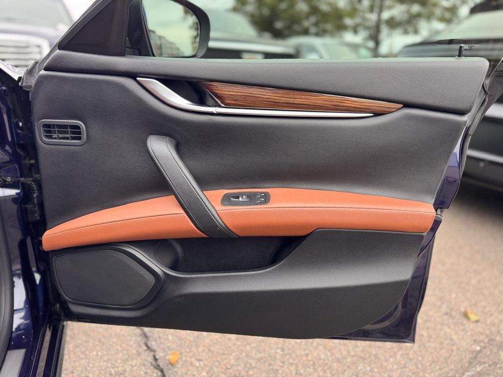 Used 2019 Maserati Ghibli S Q4 AWD/4WD image 27