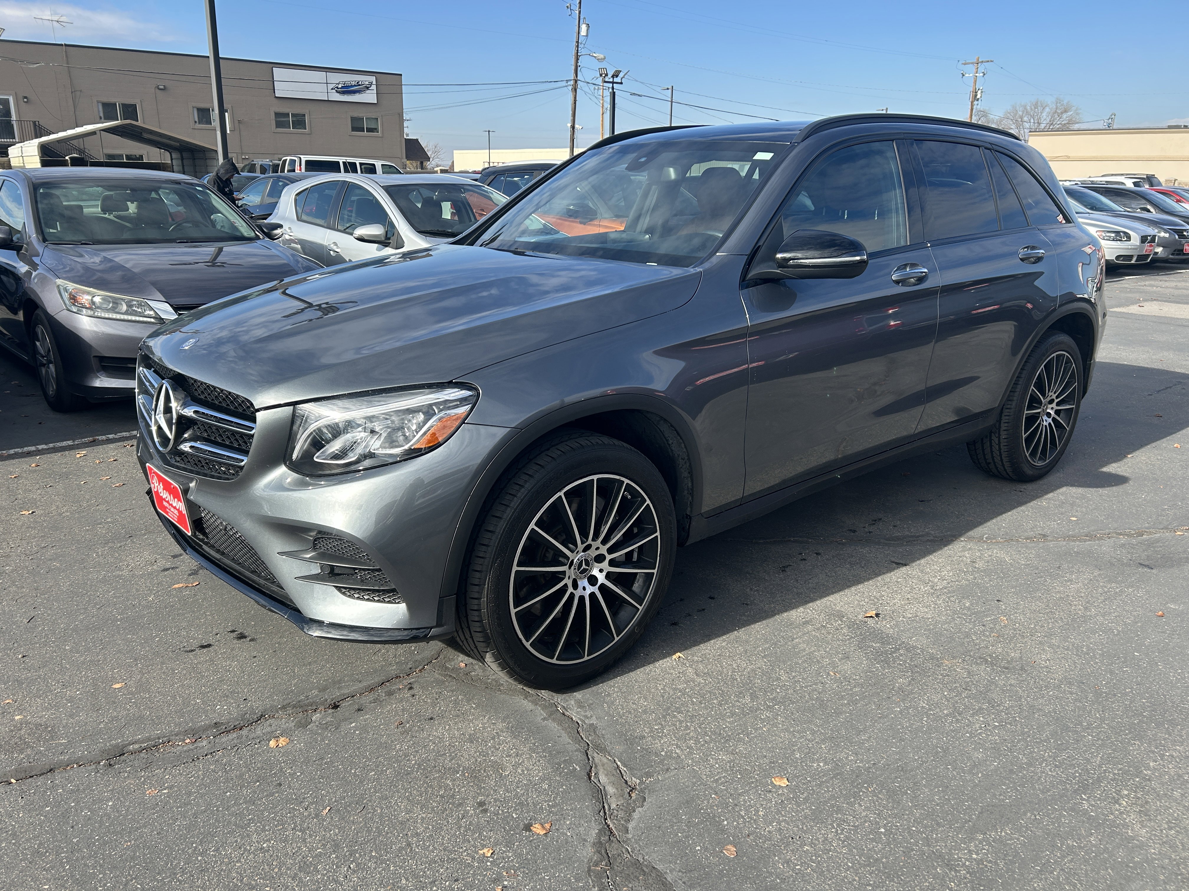 Used 2017 Mercedes-Benz GLC 300 4MATIC image 2