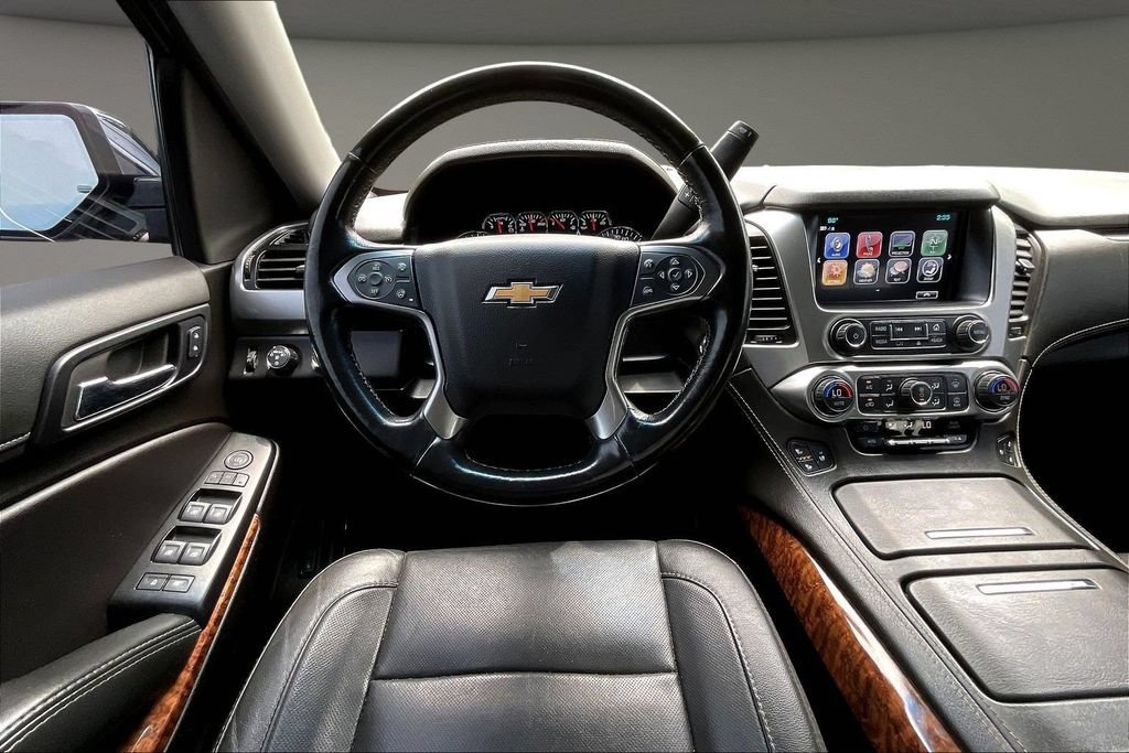 Used 2020 Chevrolet Suburban Premier AWD/4WD image 11