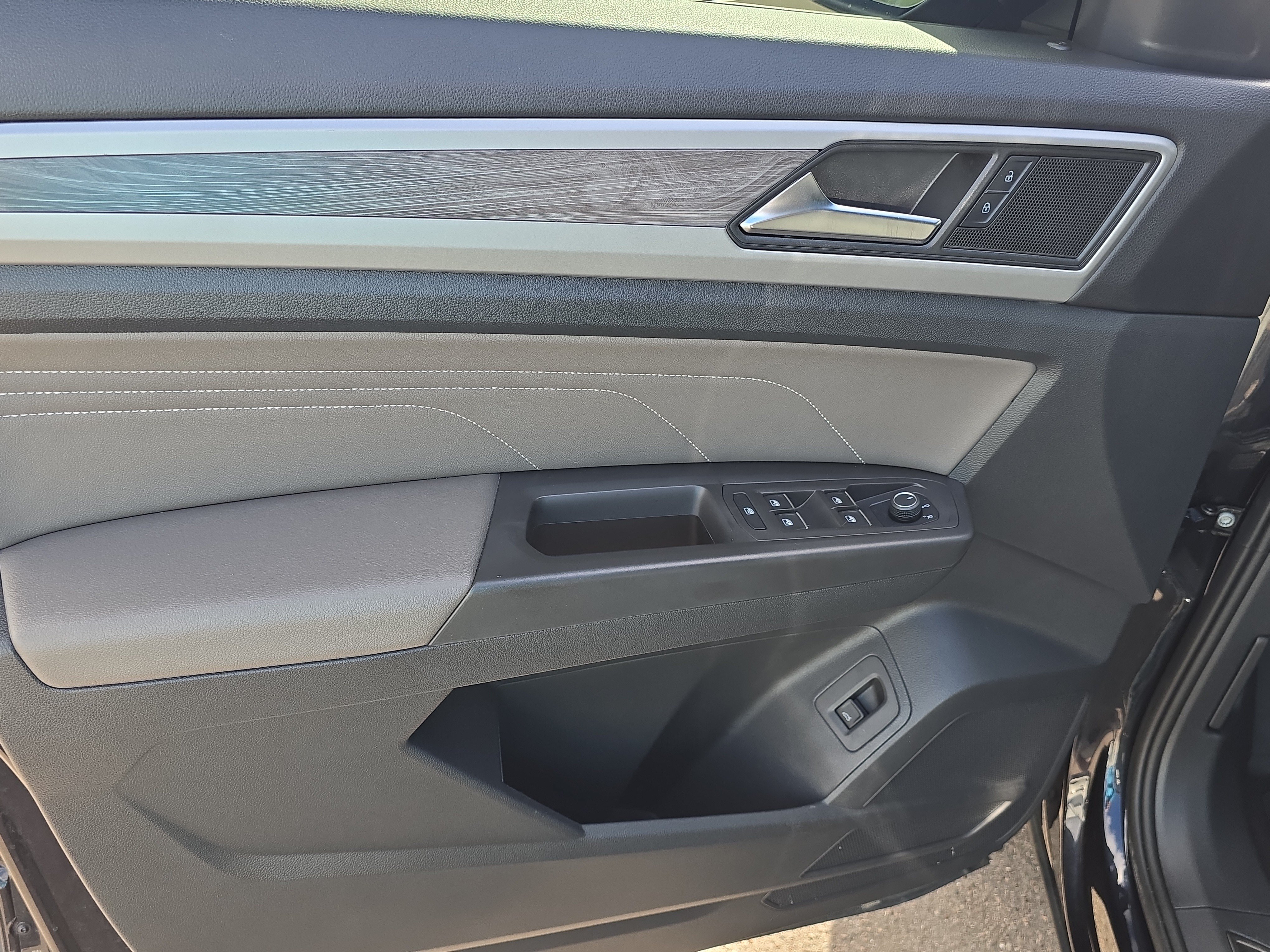 Used 2023 Volkswagen Atlas Cross Sport SE w/ Panoramic Sunroof Package AWD/4WD image 18