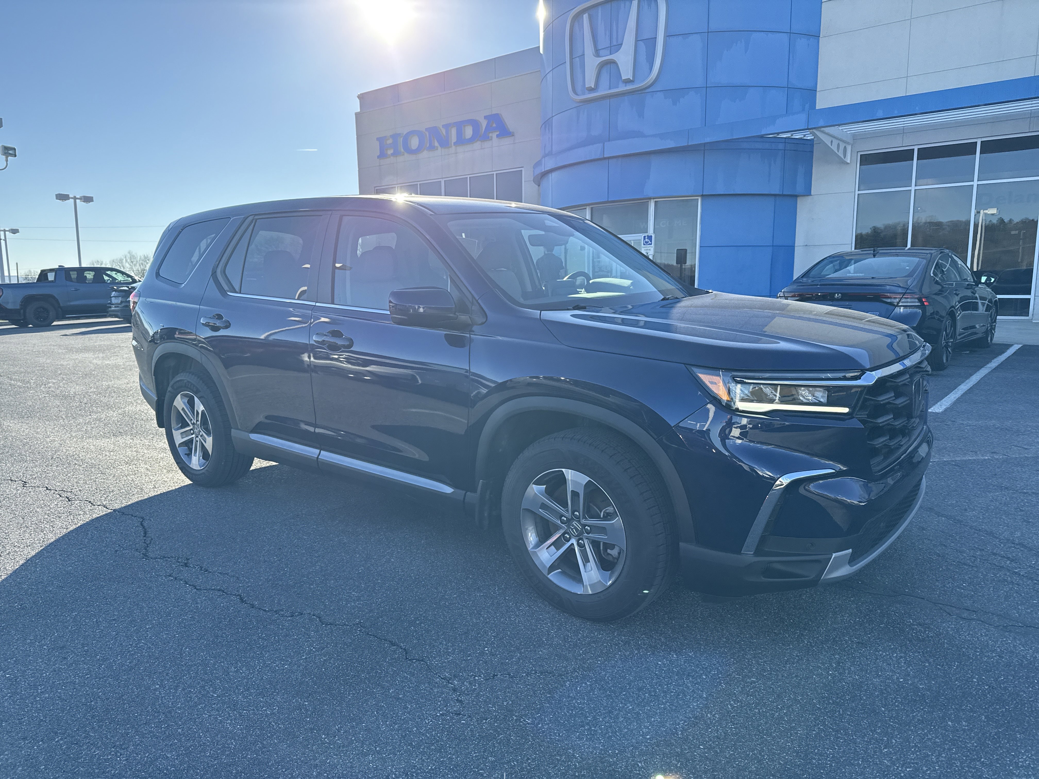 Certified 2024 Honda Pilot EX-L image 2