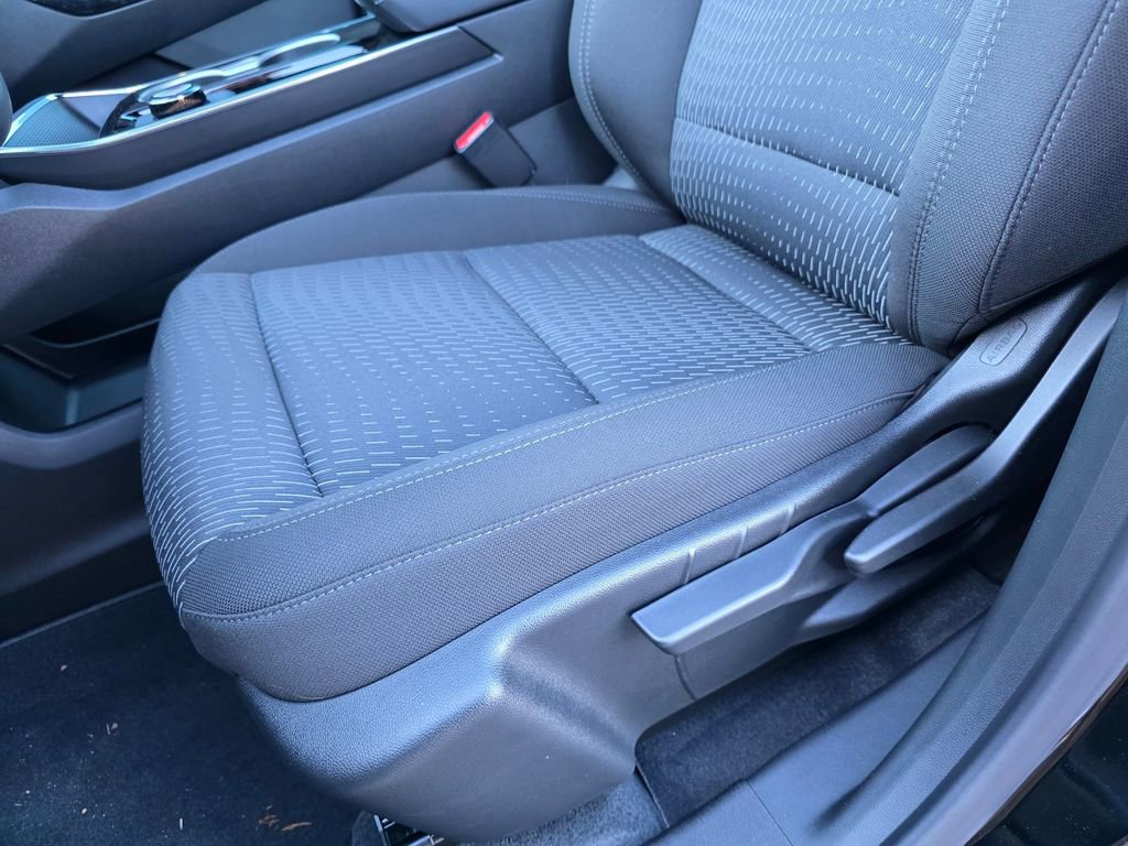 New 2026 Chevrolet Equinox LT AWD/4WD image 8