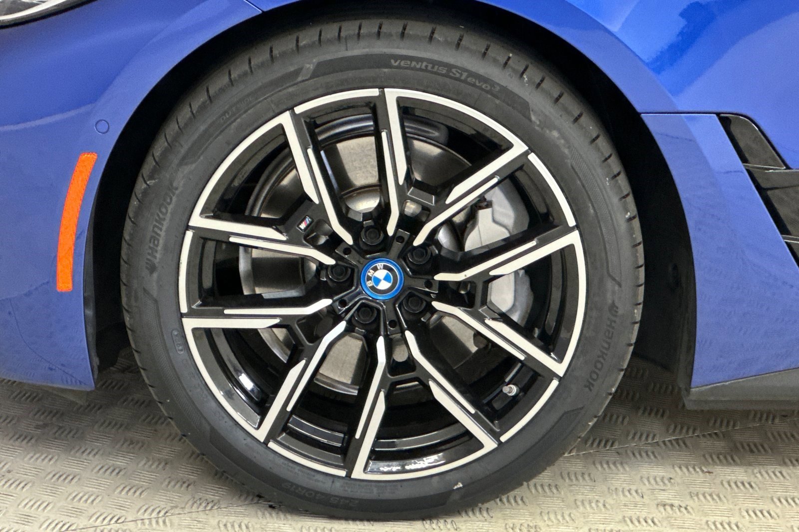 Certified 2022 BMW i4 eDrive40 w/ M Sport Package image 11