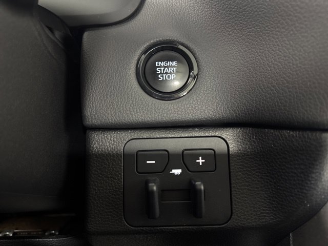 Used 2025 Toyota Tundra Limited AWD/4WD image 17