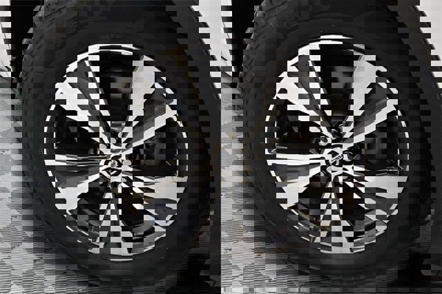 Used 2022 Nissan Murano SV image 26