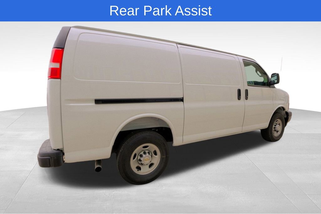 Used 2025 Chevrolet Express 2500 w/ Driver Convenience Package image 7