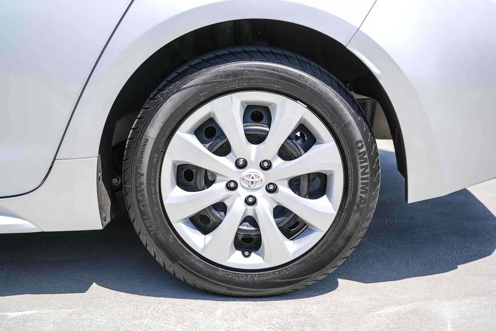Used 2023 Toyota Corolla LE FWD image 9