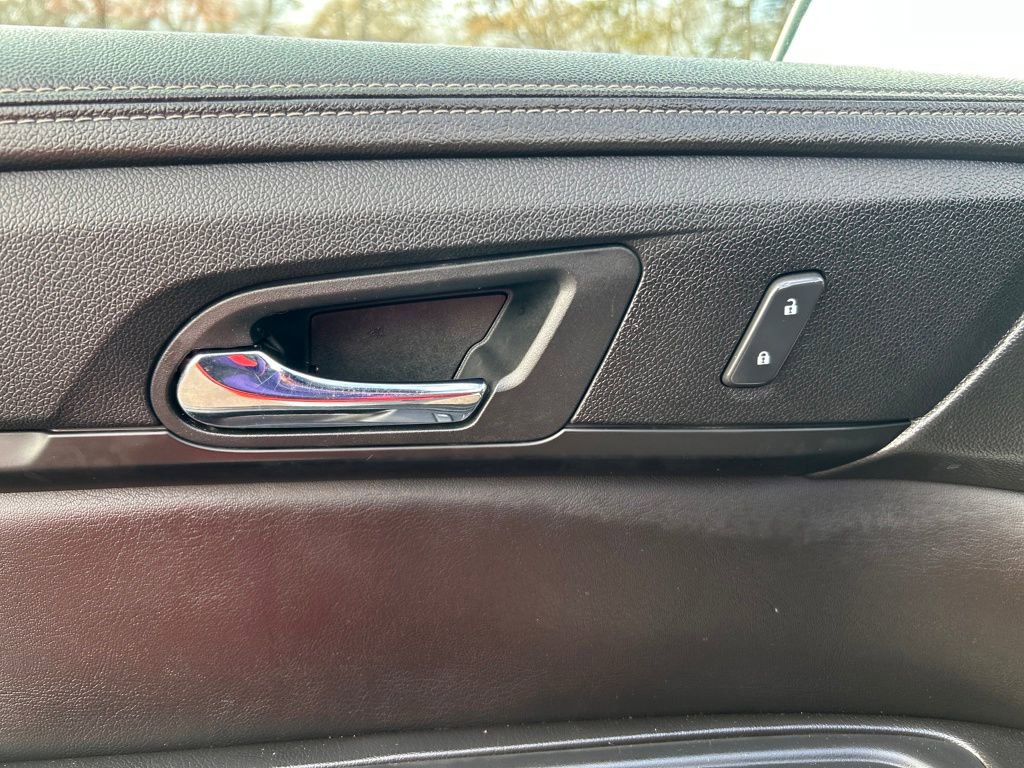 Used 2015 Chevrolet Traverse LT image 19