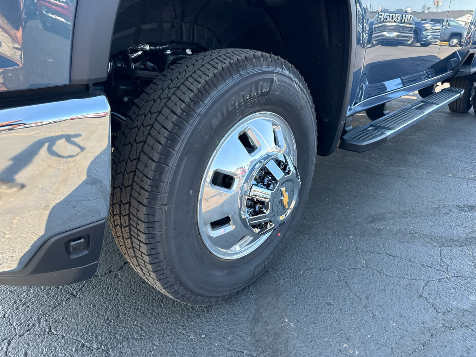 New 2026 Chevrolet Silverado 3500 LT w/ All Star Edition AWD/4WD image 9