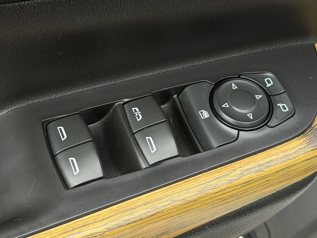 Used 2018 GMC Acadia Denali w/ Technology Package FWD image 21
