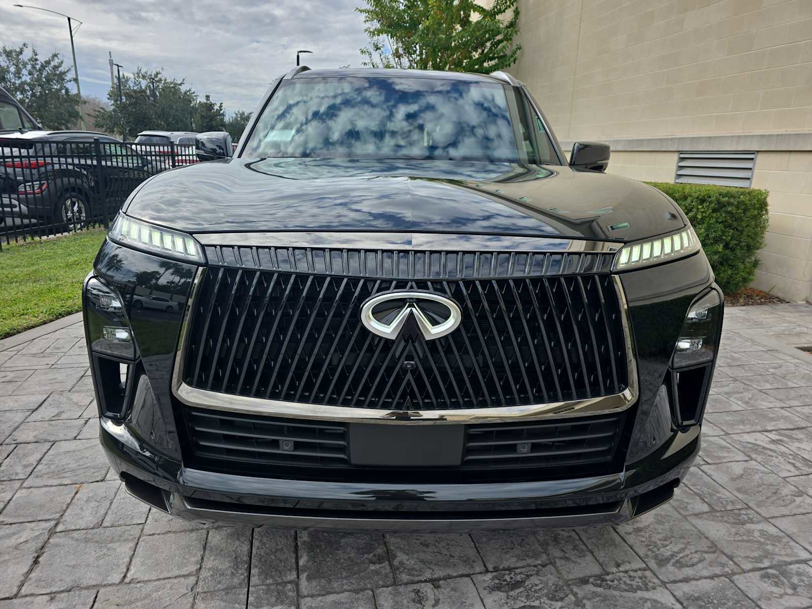 New 2026 INFINITI QX80 Autograph w/ Premium Cargo Package video 2