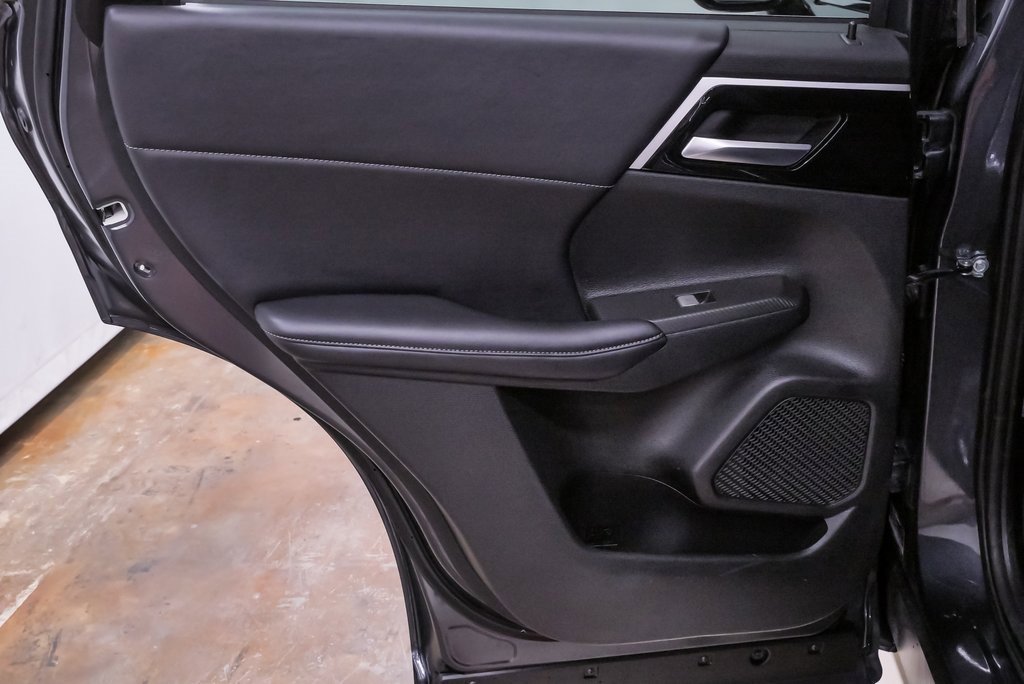 Used 2024 Mitsubishi Outlander SE image 33