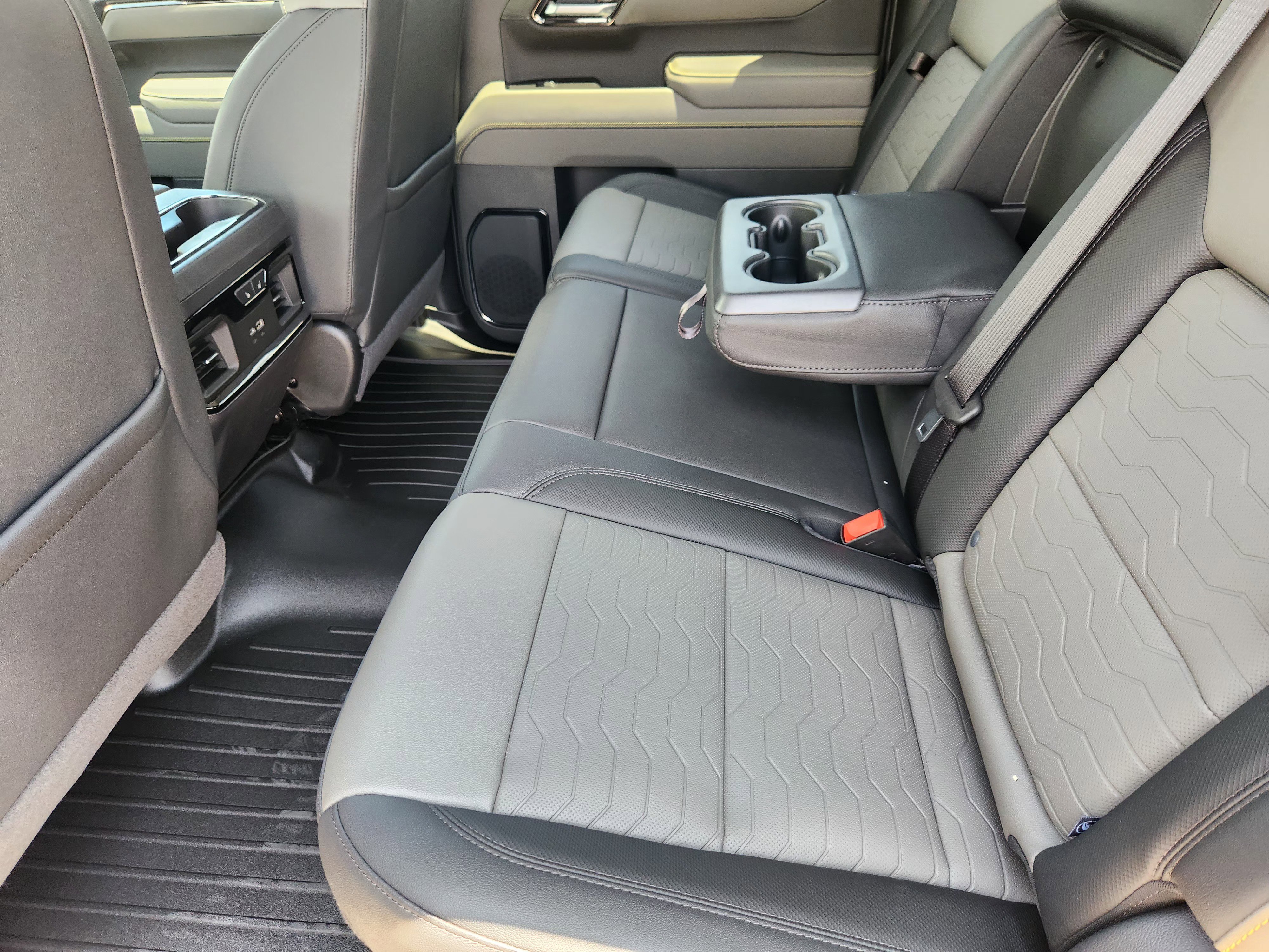 New 2026 Chevrolet Silverado 1500 ZR2 w/ Dark Appearance Package AWD/4WD image 25
