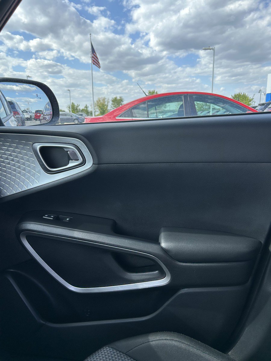 Used 2024 Kia Soul LX w/ Option Group 015 FWD image 35