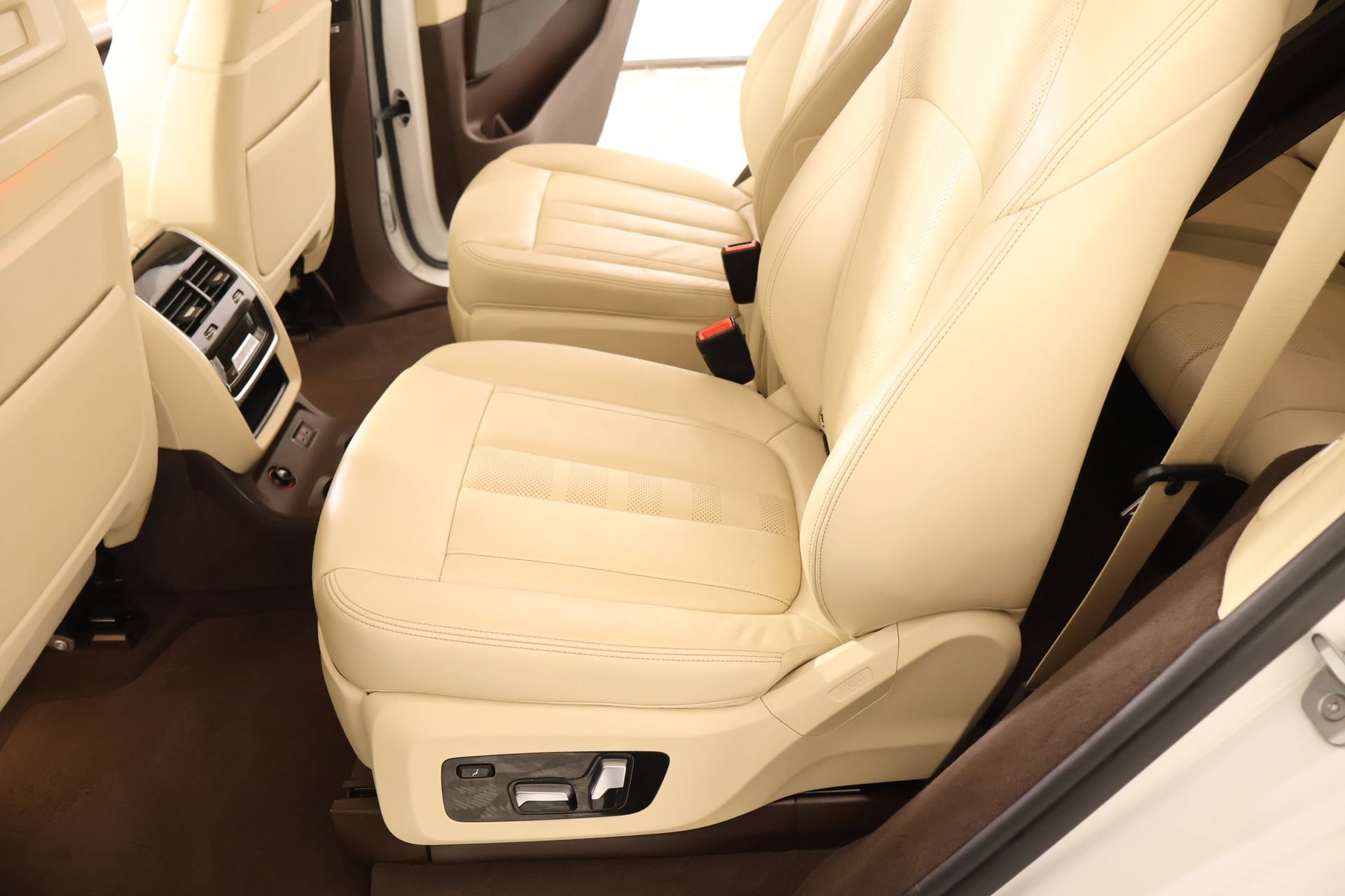Used 2019 BMW X7 xDrive40i w/ Luxury Seating Package AWD/4WD image 13