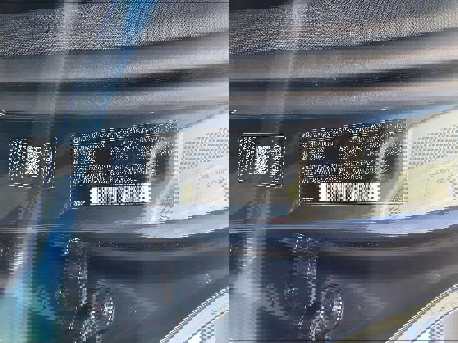 New 2026 Volvo XC60 B5 Plus w/ Protection Package Premier image 35