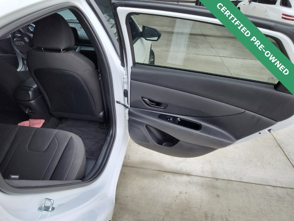 Certified 2025 Hyundai Elantra SEL image 9