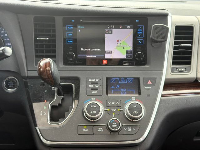 Used 2015 Toyota Sienna Limited AWD/4WD image 17