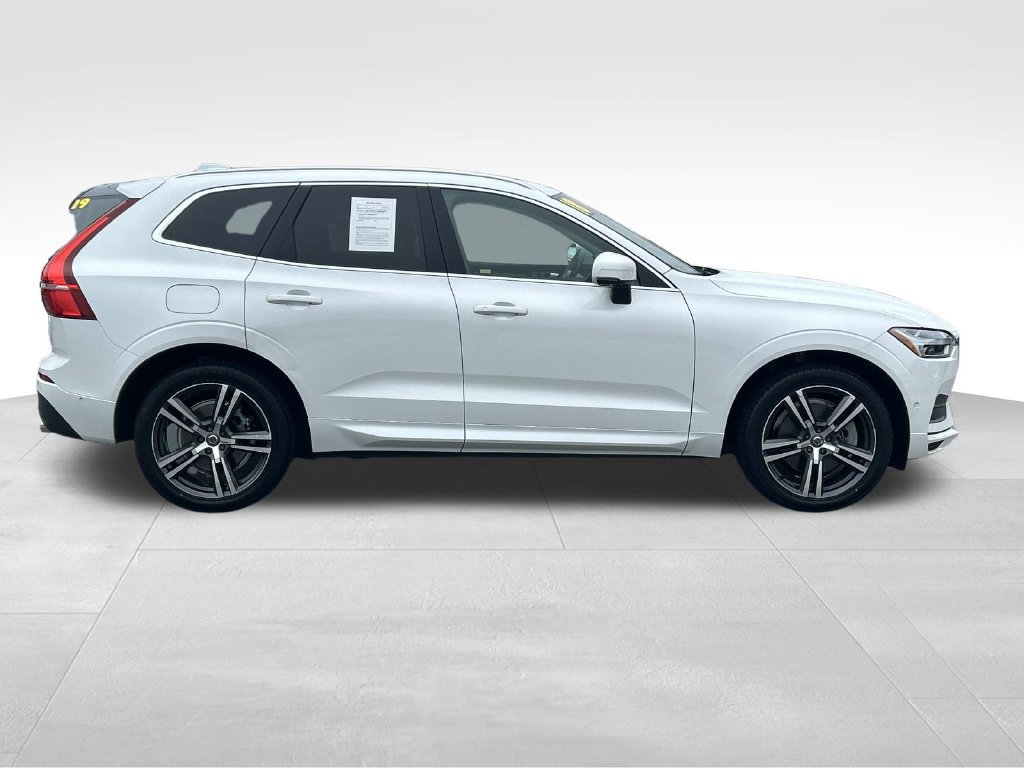 Used 2018 Volvo XC60 T6 Momentum w/ Convenience Package AWD/4WD image 2