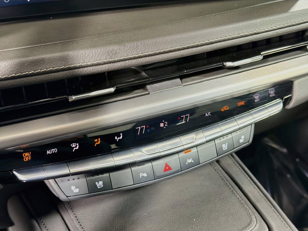 Certified 2024 Cadillac XT4 Premium Luxury AWD/4WD image 18