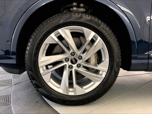 Certified 2023 Audi Q7 2.0T Premium w/ Convenience Package AWD/4WD image 9