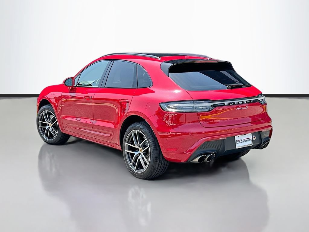 Certified 2022 Porsche Macan S AWD/4WD image 3